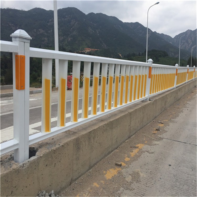 市政護(hù)欄廠家123 市政護(hù)欄廠家123